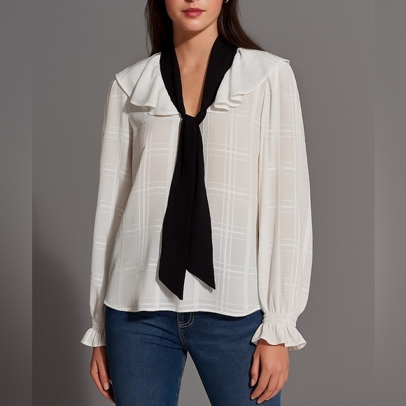 Cupio Tops - Cupio White Blouse With Black Bow Size Small